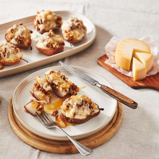 Baked pear with OKA cheese Baked pear with OKA cheese